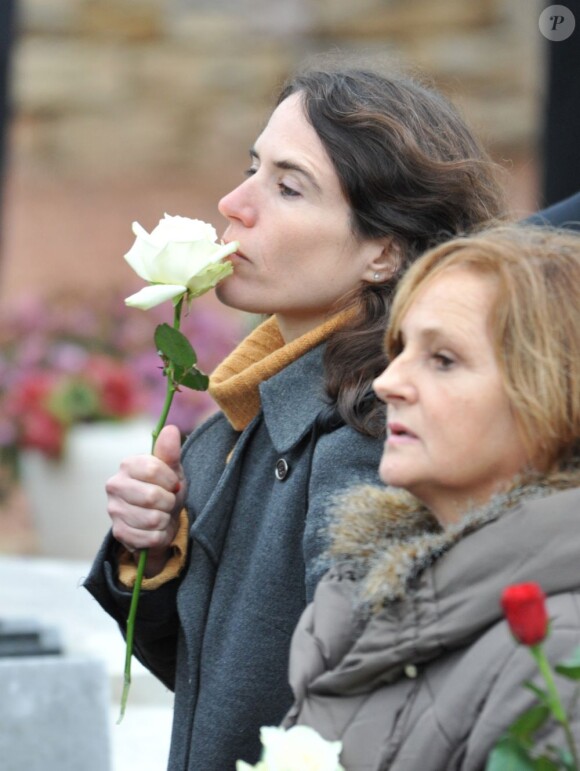 Mazarine Pingeot lors des funérailles de Danielle Mitterrand à Cluny le 26 novembre 2011