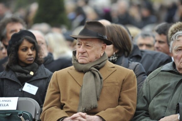 Pierre Bergé lors des funérailles de Danielle Mitterrand à Cluny le 26 novembre 2011
