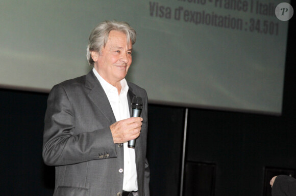 Alain Delon à Boulogne pour la projection de La Piscine, en novembre 2011.