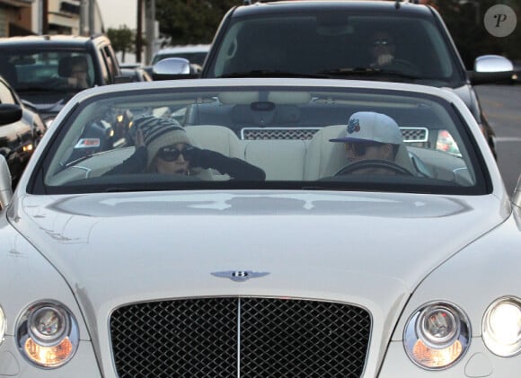 Jennifer Lopez et son nouveau petit ami Casper Smart : totalement in love dans une voiture à Los Angeles le 17 novembre 2011
