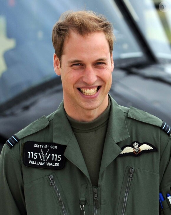 Le prince William en uniforme à la base de Shawbury, le 18 juin 2009.