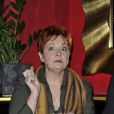 Fabienne Thibeault lors de la soirée "Deux mains rouges" en faveur de l'association Sidaction à Paris, le 28 novembre 2011