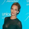 Uma Thurman a osé la transparence lors du gala Unicef organisé à New York le 29 novembre 2011