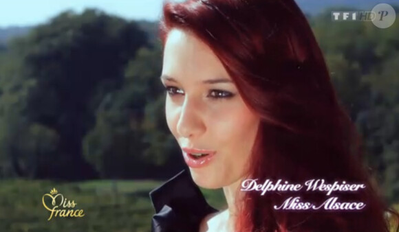 Delphine Wespiser (Miss Alsace) se présente dans un portrait individuel, le samedi 3 décembre 2011 à Brest à l'occasion de l'élection de Miss France 2012.
