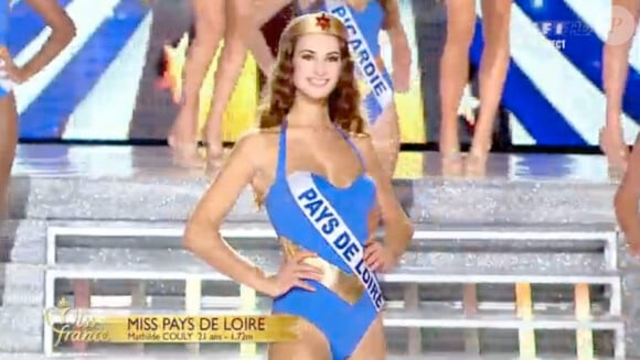 Les Miss défilent en maillot de bain, le samedi 3 décembre 2011 à Brest à l'occasion de l'élection de Miss France 2012.
