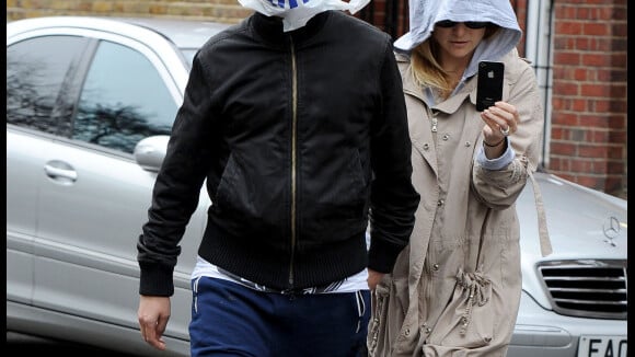 Kate Hudson et son bien-aimé Matthew Bellamy déguisé avec un sac plastique
