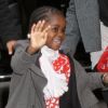 La petite Mercyy, fille de Madonna âgée de 5 ans et demi, sort du centre de la Kabbale à New York City, le samedi 10 décembre 2011.