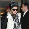 Madonna sort du centre de la Kabbale à New York City, en compagnie de ses enfants, le samedi 10 décembre 2011.