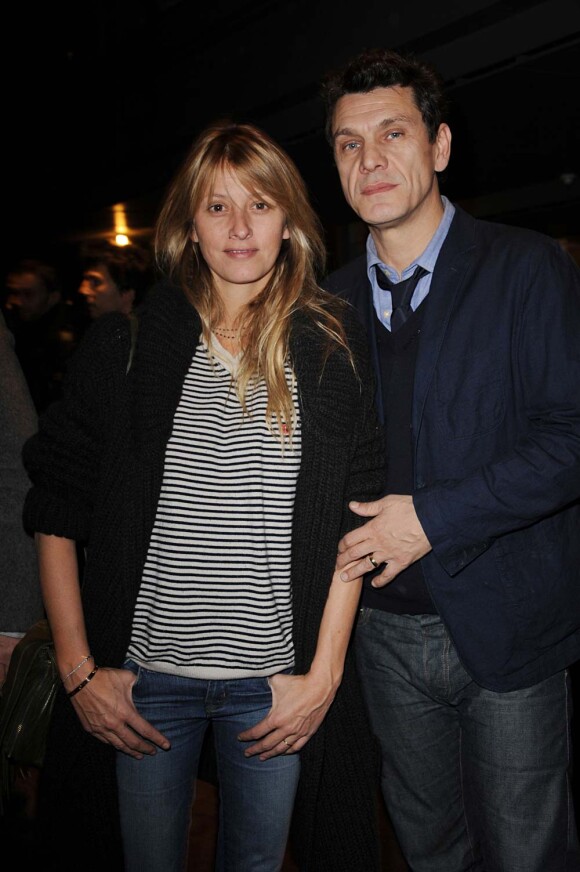 Marc Lavoine et Sarah à l'avant-première des Tribulations d'une caissière, à Paris, le 12 décembre 2011.