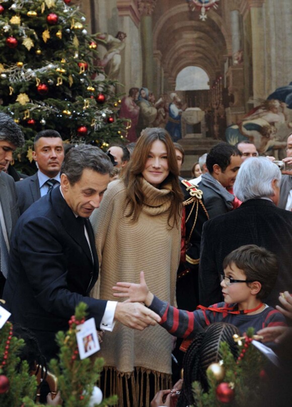 Nicolas Sarkozy et Carla Bruni, arbre de Noël de l'Élysée, le 14 décembre 2011.