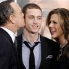 Tom Hanks, son fils Chet et sa femme Rita Wilson à l'avant-première de Extrêmement fort et incroyablement près, à New York le 15 décembre 2011.
