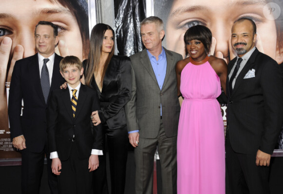 Tom Hanks, Thomas Horn, Sandra Bullock, Stephen Daldry, Viola Davis et Jeffrey Wright à l'avant-première de Extrêmement fort et incroyablement près, à New York le 15 décembre 2011.