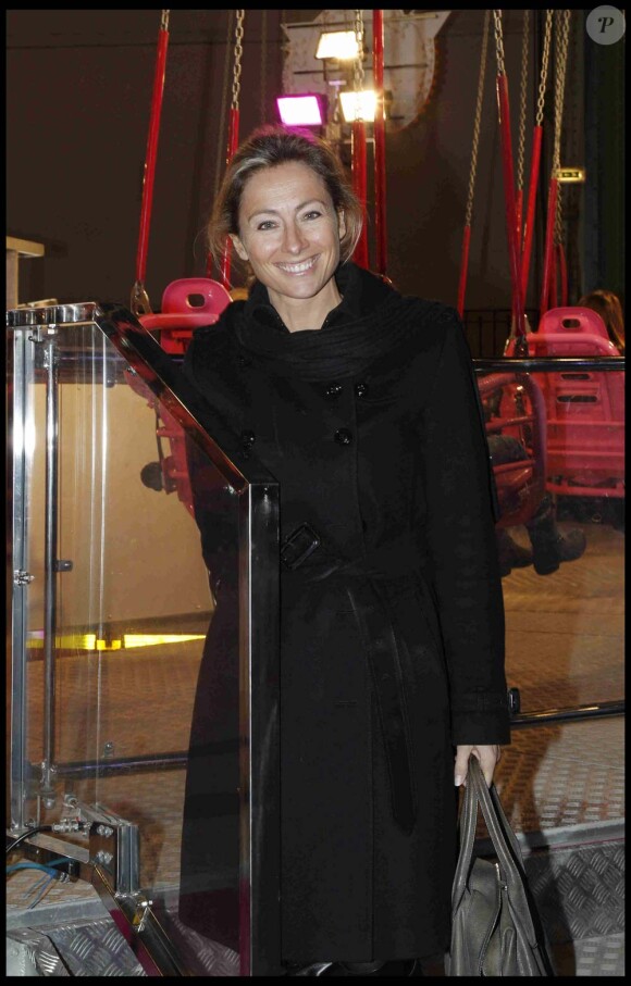 Anne-Sophie Lapix à l'inauguration de Jours de fêtes au Grand Palais, à Paris, le 15 décembre 2011.