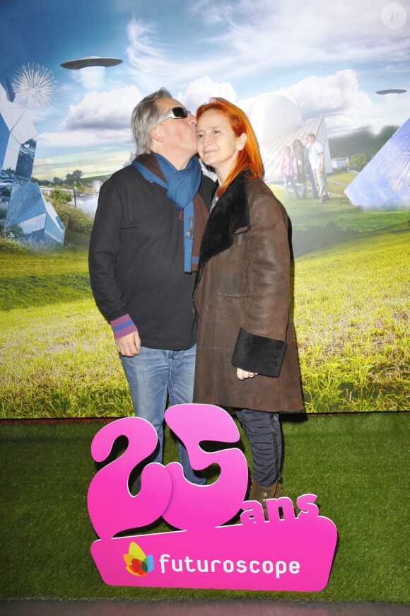 Gilbert Montagné et son épouse Nicole lors du coup d'envoi des 25 ans du Futuroscope, à Poitiers, le 17 décembre 2011.