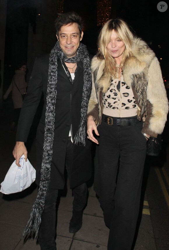 Kate Moss et son mari Jamie Hince ont illuminé la nuit londonienne le 18 décembre 2011