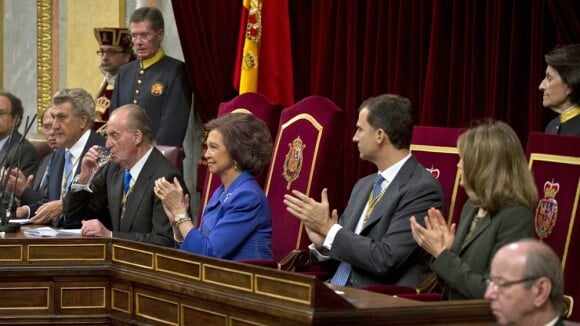 Letizia et Felipe : Standing ovation vibrante pour le roi dans la tourmente