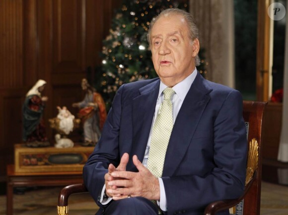 Le roi Juan Carlos Ier d'Espagne lors de son allocution de Noël 2011 depuis le palais de la Zarzuela, à Madrid.