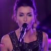 Jenifer : ravissante quand elle chante L'amour fou dans Direct Star Sur Seine, diffusée le 29 décembre 2011 sur Direct Star
