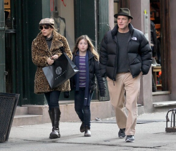Jennifer Grey, son mari Clark Gregg, et leur fille Stella Gregg à New York, le 30 décembre 2011