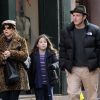 Jennifer Grey, son mari Clark Gregg, et leur fille Stella Gregg se baladent à New York, le 30 décembre 2011