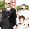 Gwen Stefani, Gavin Rossdale et leurs enfants Kingston et Zuma accompagnés de la nounou le 7 janvier 2012 à Los Angeles