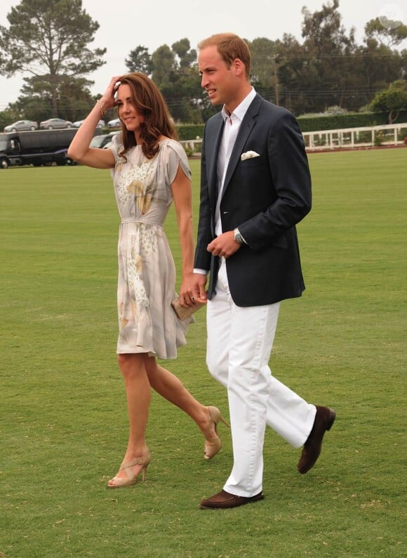 Kate Middleton le 9 juillet 2011 à Santa Barbara, à l'occasion d'un match de polo caritatif.
Kate Middleton célèbre le 9 janvier 2012 son 30e anniversaire. Les mois qui ont précédé l'ont vue faire ses débuts dans la famille royale, en tant que Catherine, épouse du prince William et duchesse de Cambridge, et irradier le monde de son charme.