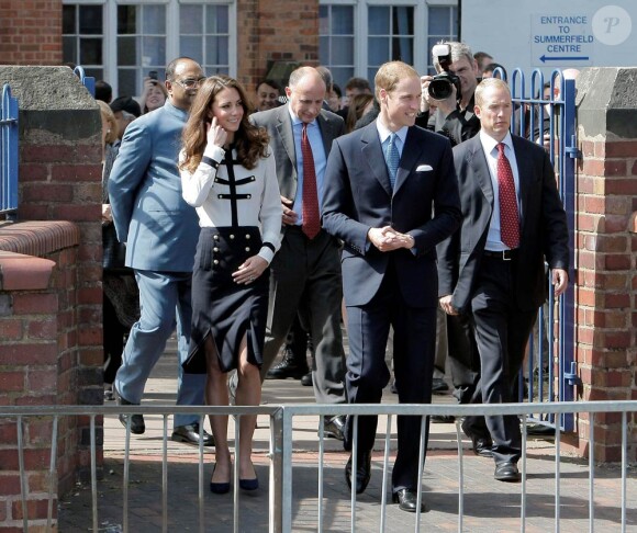 Kate Middleton lors d'une visite à Birmingham le 19 août 2011.
Kate Middleton célèbre le 9 janvier 2012 son 30e anniversaire. Les mois qui ont précédé l'ont vue faire ses débuts dans la famille royale, en tant que Catherine, épouse du prince William et duchesse de Cambridge, et irradier le monde de son charme.