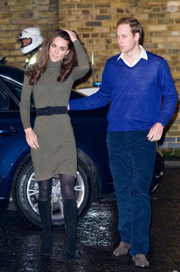 Kate Middleton lors d'une visite au foyer Centrepoint de Camberwell, le 21 décembre 2011.
Kate Middleton célèbre le 9 janvier 2012 son 30e anniversaire. Les mois qui ont précédé l'ont vue faire ses débuts dans la famille royale, en tant que Catherine, épouse du prince William et duchesse de Cambridge, et irradier le monde de son charme.