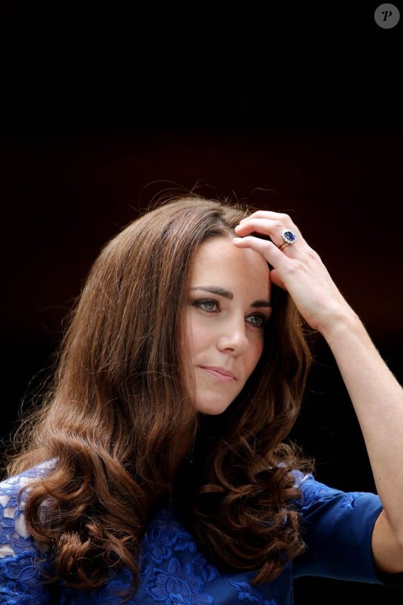 Au Canada, le 3 juillet 2011.
Kate Middleton célèbre le 9 janvier 2012 son 30e anniversaire. Les mois qui ont précédé l'ont vue faire ses débuts dans la famille royale, en tant que Catherine, épouse du prince William et duchesse de Cambridge, et irradier le monde de son charme.
