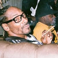 Snoop Dogg : Chopé avec de la marijuana au Texas, comme Willie Nelson