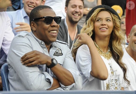 Jay-Z et Beyoncé ont accueilli une petite fille, Blue Ivy, le 7 janvier 2012 en fin de soirée. Deux jours après, l'heureux papa de 42 ans publiait une chanson à la gloire de son bébé : Glory.