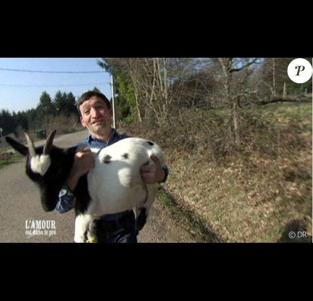L Amour Est Dans Le Pre 6 Jean Michel Mes Vaches M Ont Sauve La Vie Purepeople