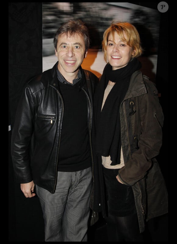 Louis-Michel Colla et son épouse Angélique découvrent l'exposition photographique de Valérie Perrin au Ciné 13 Théâtre, à Paris. Janvier 2012