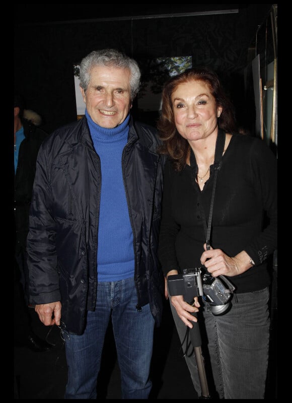 Claude Lelouch et sa soeur Martine découvrent l'exposition photographique de Valérie Perrin au Ciné 13 Théâtre, à Paris. Janvier 2012