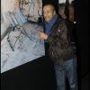 Pascal Légitimus découvre l'exposition photographique de Valérie Perrin au Ciné 13 Théâtre, à Paris. Janvier 2012