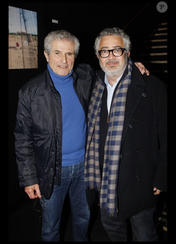 Claude Lelouch et Paul Boujenah à l'exposition photographique de Valérie Perrin au Ciné 13 Théâtre, à Paris. Janvier 2012