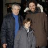 Claude Lelouch, son fils Simon et Boaz lors de l'exposition photographique de Valérie Perrin au Ciné 13 Théâtre, à Paris. Janvier 2012