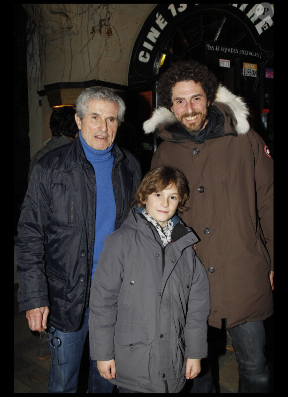 Claude Lelouch, son fils Simon et Boaz lors de l'exposition photographique de Valérie Perrin au Ciné 13 Théâtre, à Paris. Janvier 2012