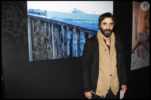 Samuel Benchetrit lors de l'exposition photographique de Valérie Perrin au Ciné 13 Théâtre, à Paris. Janvier 2012