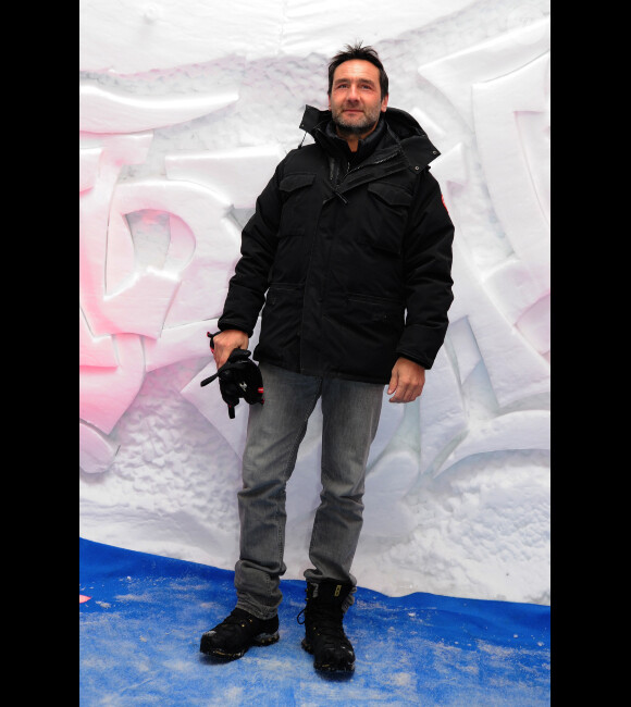 Gilles Lellouche lors d'une soirée montagnarde dans un igloo pendant le festival du film de comédie de l'Alpe d'Huez, le 18 janvier 2012