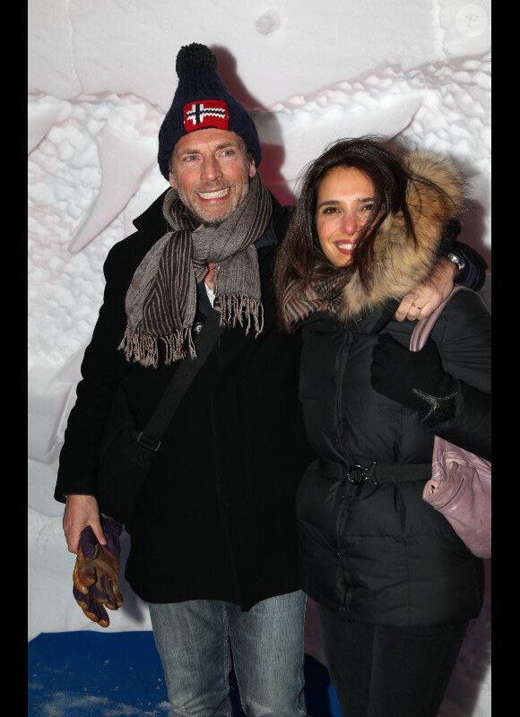 Stéphane Freiss et sa femme lors d'une soirée montagnarde dans un igloo pendant le festival du film de comédie de l'Alpe d'Huez, le 18 janvier 2012