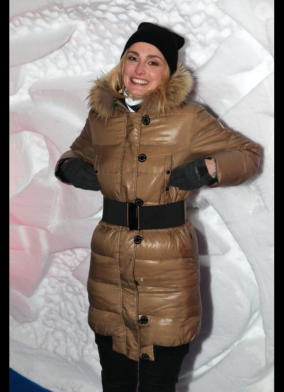 Julie Gayet lors d'une soirée montagnarde dans un igloo pendant le festival du film de comédie de l'Alpe d'Huez, le 18 janvier 2012