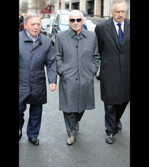 Charles Aznavour lors des obsèques de Rosy Varte, en l'église arménienne à Paris, le 19 janvier 2012