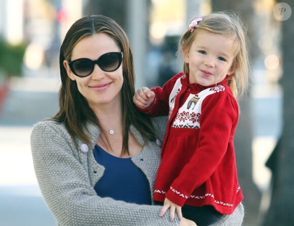Jennifer Garner et sa fille Seraphina le 9 décembre 2011 à Los Angeles