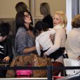 Katherine Heigl embarque en famille pour New York au départ de l'aéroport de Los Angeles, le 21 janvier 2012.