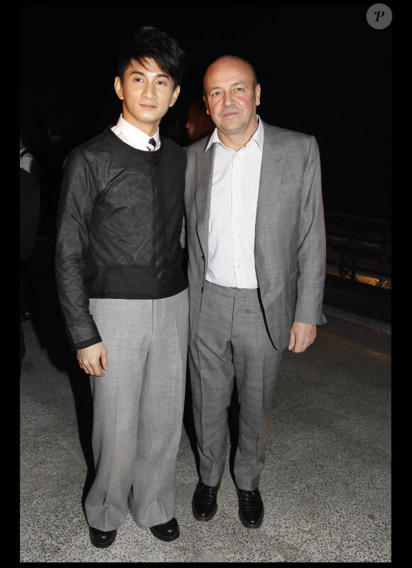 L'acteur Nicholas Wu et le vice-président de Lanvin Thierry Andretta Paris, le 22 janvier 2012.