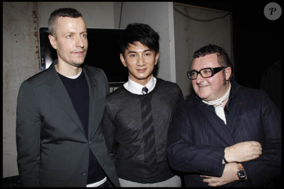 Lucas Ossendrijver, Nicholas Wu et Alber Elbaz à Paris, le 22 janvier 2012.