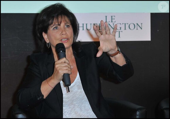 Anne Sinclair, conférence de presse du lancement de la version française du Huffington Post, à Paris, le 23 janvier 2012.