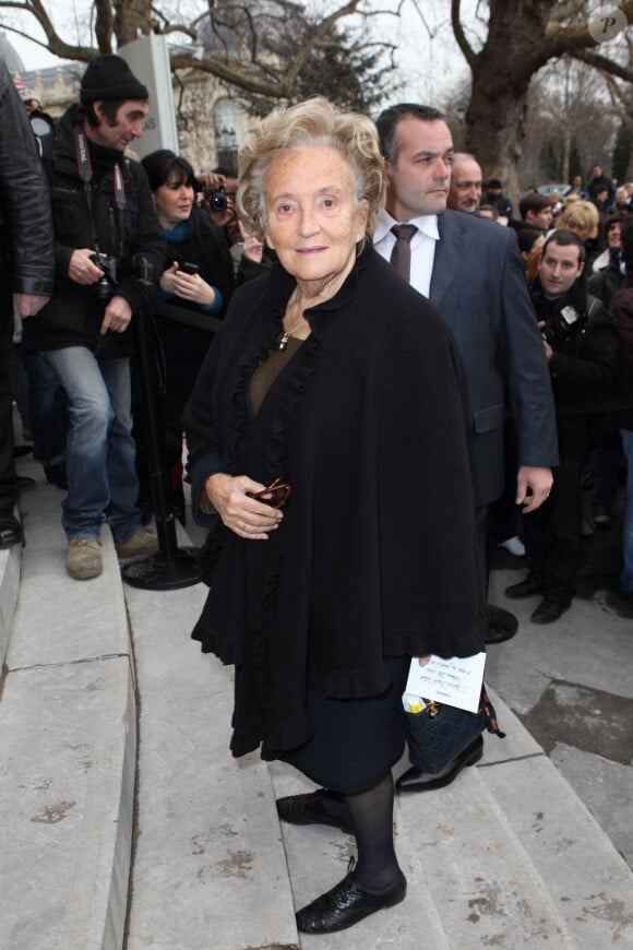 Bernadette Chirac à son arrivée au Défile Chanel Haute Couture à Paris le 24 janvier 2012