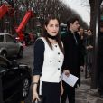 Amira Casar à son arrivée au Défile Chanel Haute Couture à Paris le 24 janvier 2012